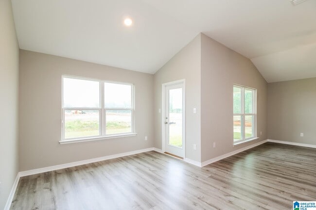 Building Photo - 1162 Hayward Lp