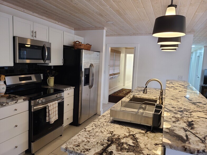 Kitchen - 34 Hillside St