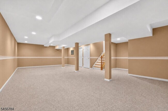 Building Photo - 7 Pinehurst Cir