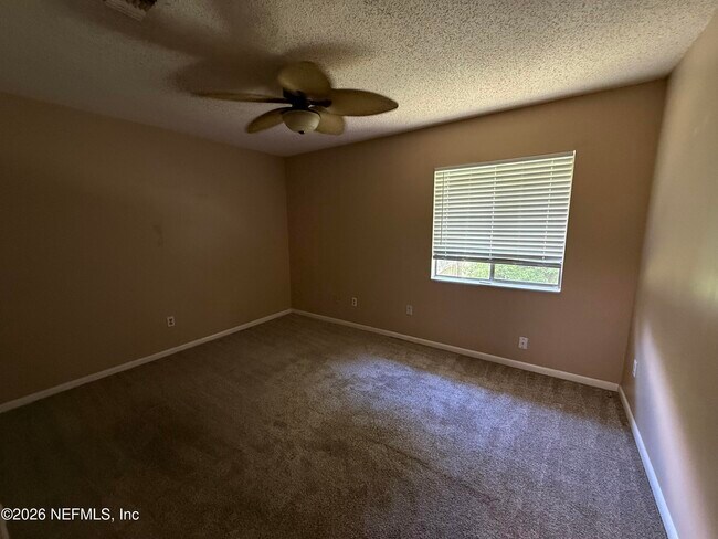 Building Photo - 808 Meadowbrook Dr