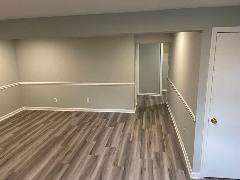 Building Photo - 6731 Sandpiper Ct