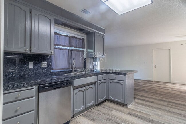 Building Photo - 2828 Smoke Tree Cir