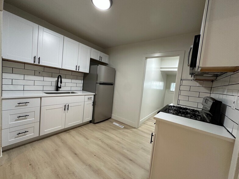 Building Photo - 3442 S 200 E