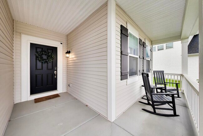 Building Photo - 420 Radcliff Ln