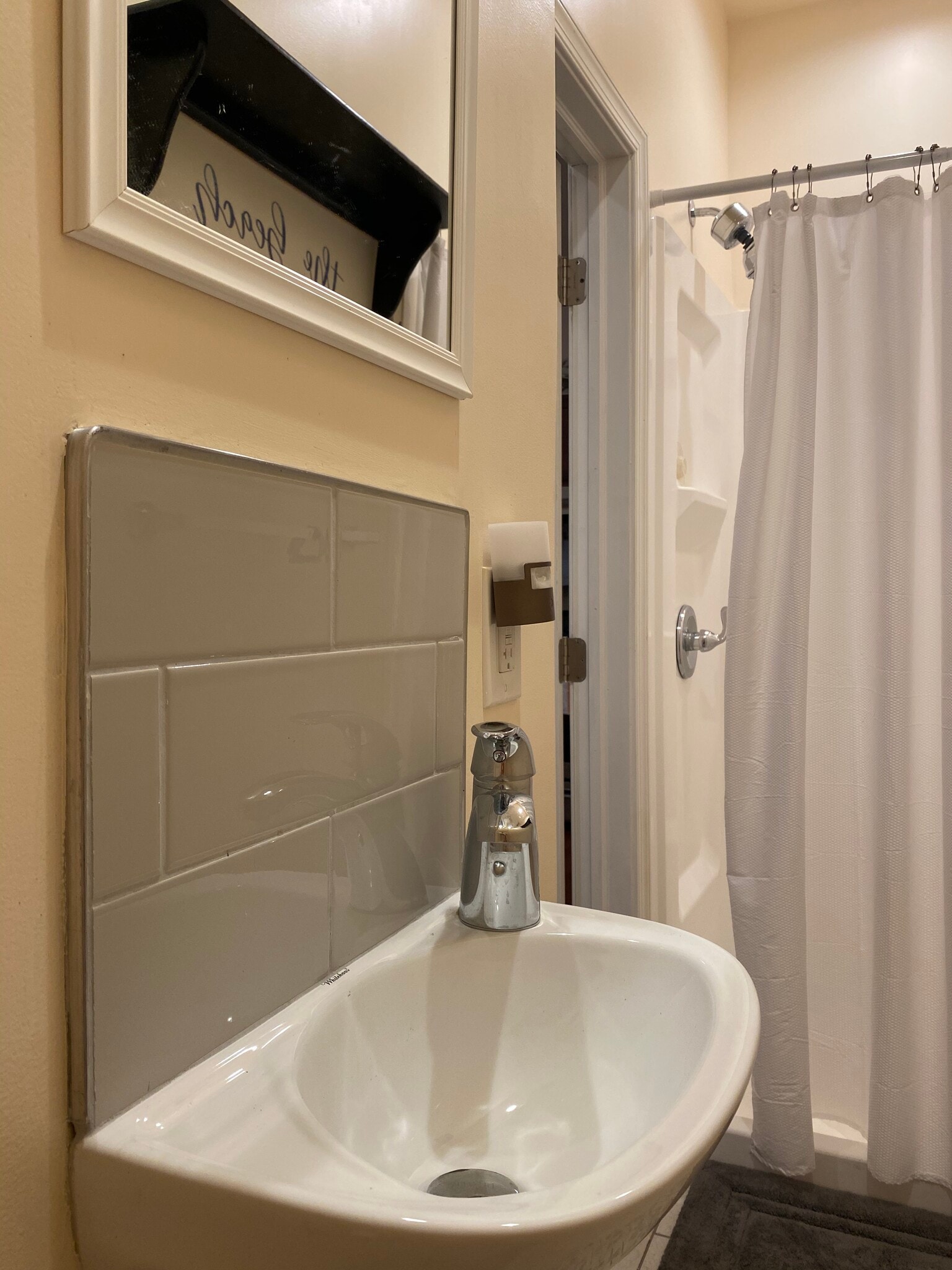 Building Photo - 43 W Maplewood Mall