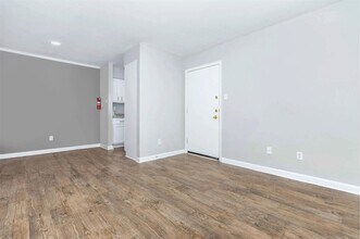 Building Photo - 201 Dixie Dr