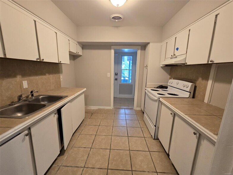 Building Photo - 3735 Wesley Dr