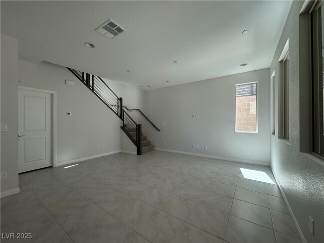 Building Photo - 1823 Passerine St