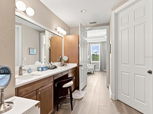 Building Photo - 5122 Manorwood Dr