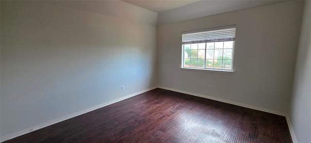 Building Photo - 1001 Llano Trce