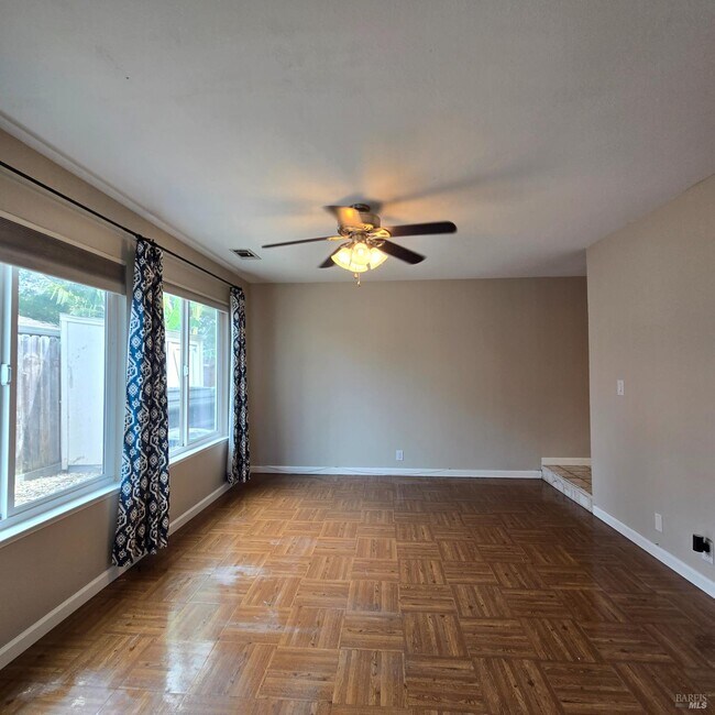 Building Photo - 464 Hartwick Ln