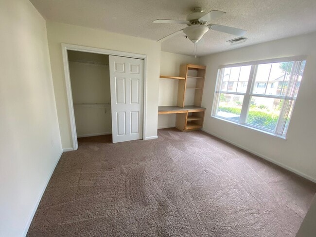 Building Photo - 1301 Harts Ridge Dr