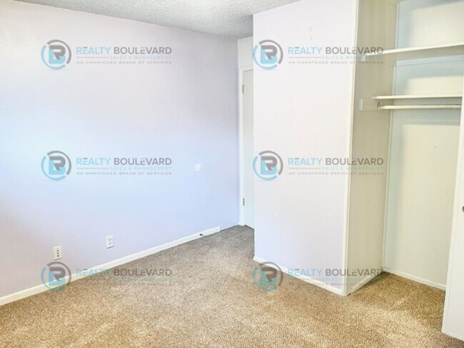 Building Photo - Cozy 3-Bedroom Home with Fenced Yard and G...