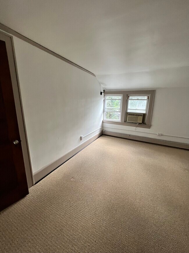 Building Photo - 216 Academy St