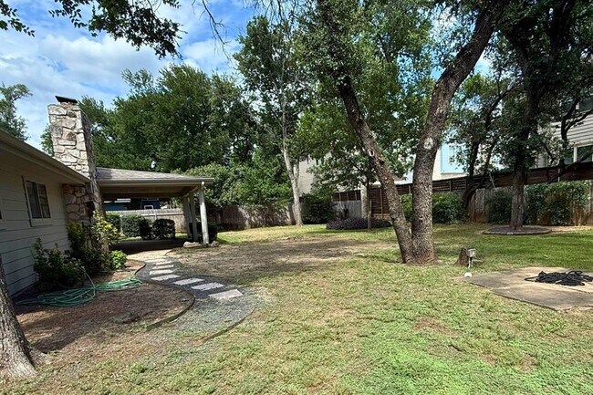 Building Photo - 9303 Robins Nest Ln