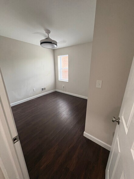 Building Photo - 540 Laurens St