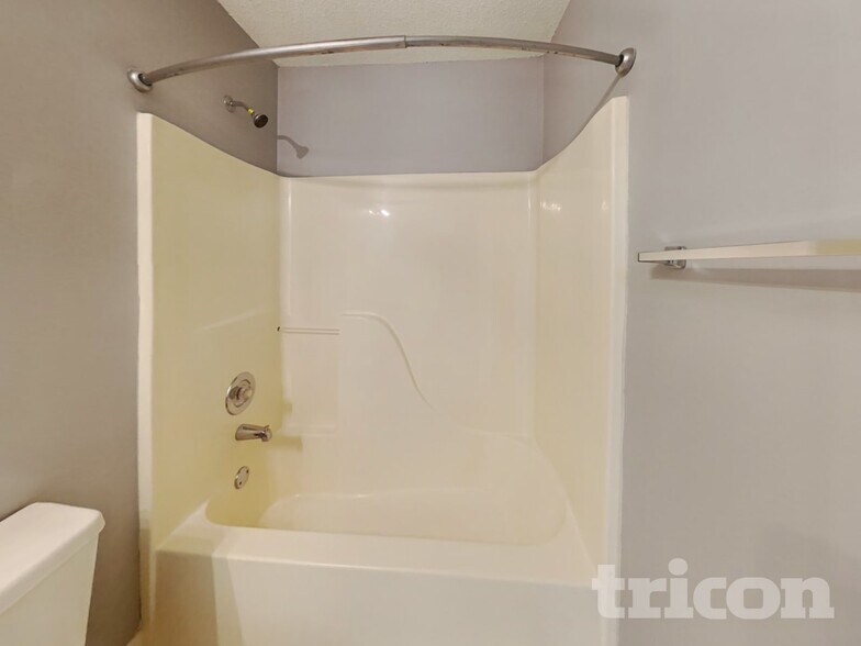 Building Photo - 184 Bradford Pl