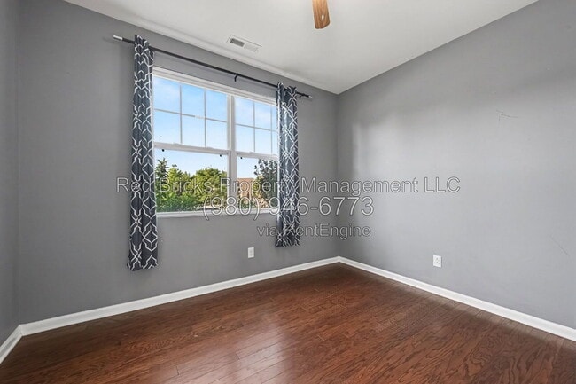 Building Photo - 2714 Aldergrove Rd