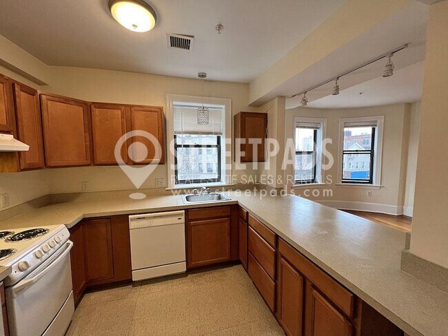Building Photo - 2 bedroom in Cambridge MA 02139