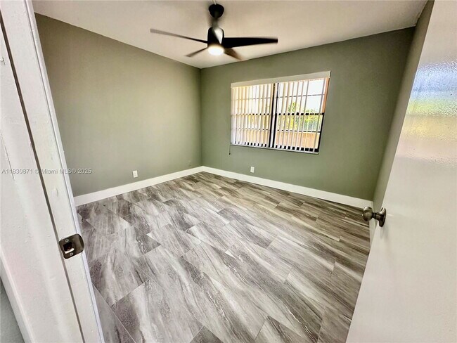 Building Photo - 6575 W Oakland Park Blvd