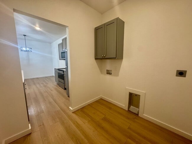 Building Photo - Spacious 3-Bedroom Duplex Near Texas Tech