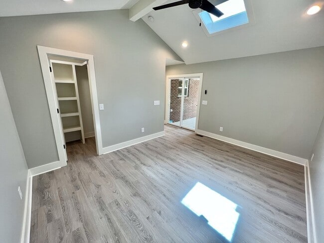 Building Photo - 307 James Ave