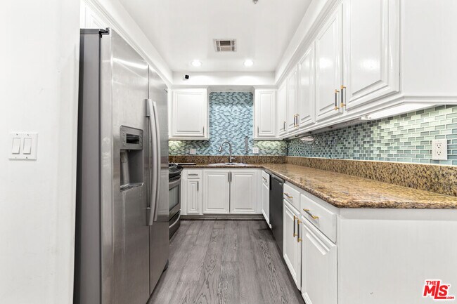 Building Photo - 8541 Alcott St