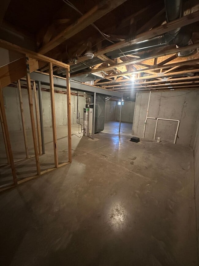 Building Photo - 4BR / 2BA Home in Middletown with Two Car Garage For Rent!