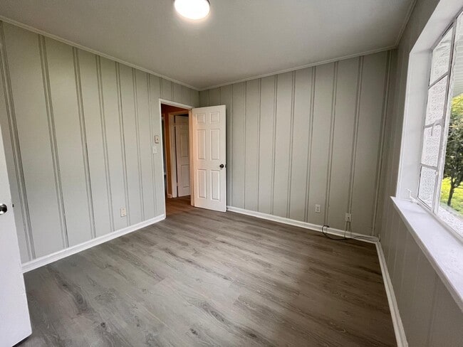 Building Photo - 962 Hanover Dr