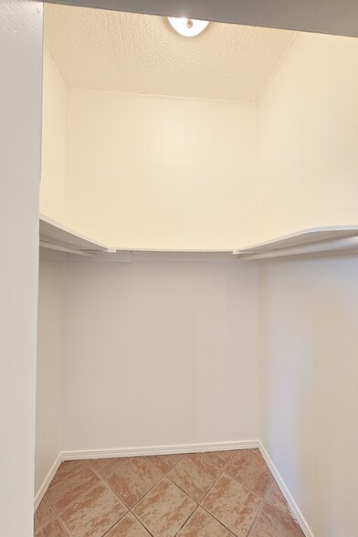 Building Photo - 2284 Kearney Ave