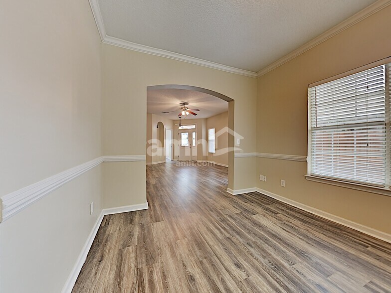 Building Photo - 3864 Lake Village Cv