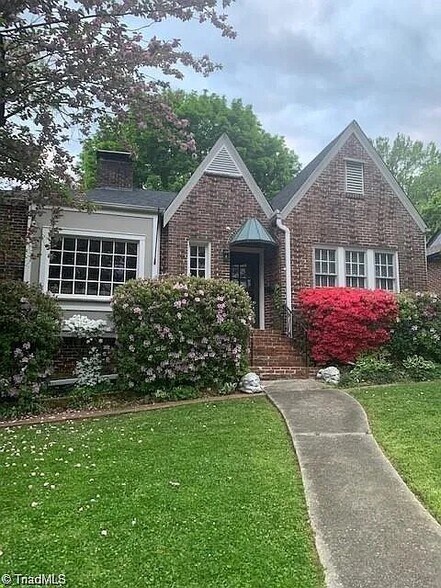 Primary Photo - 1313 Fairmont St