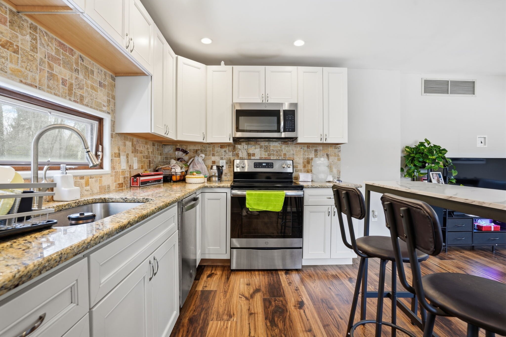 Building Photo - 244 Mathers Rd