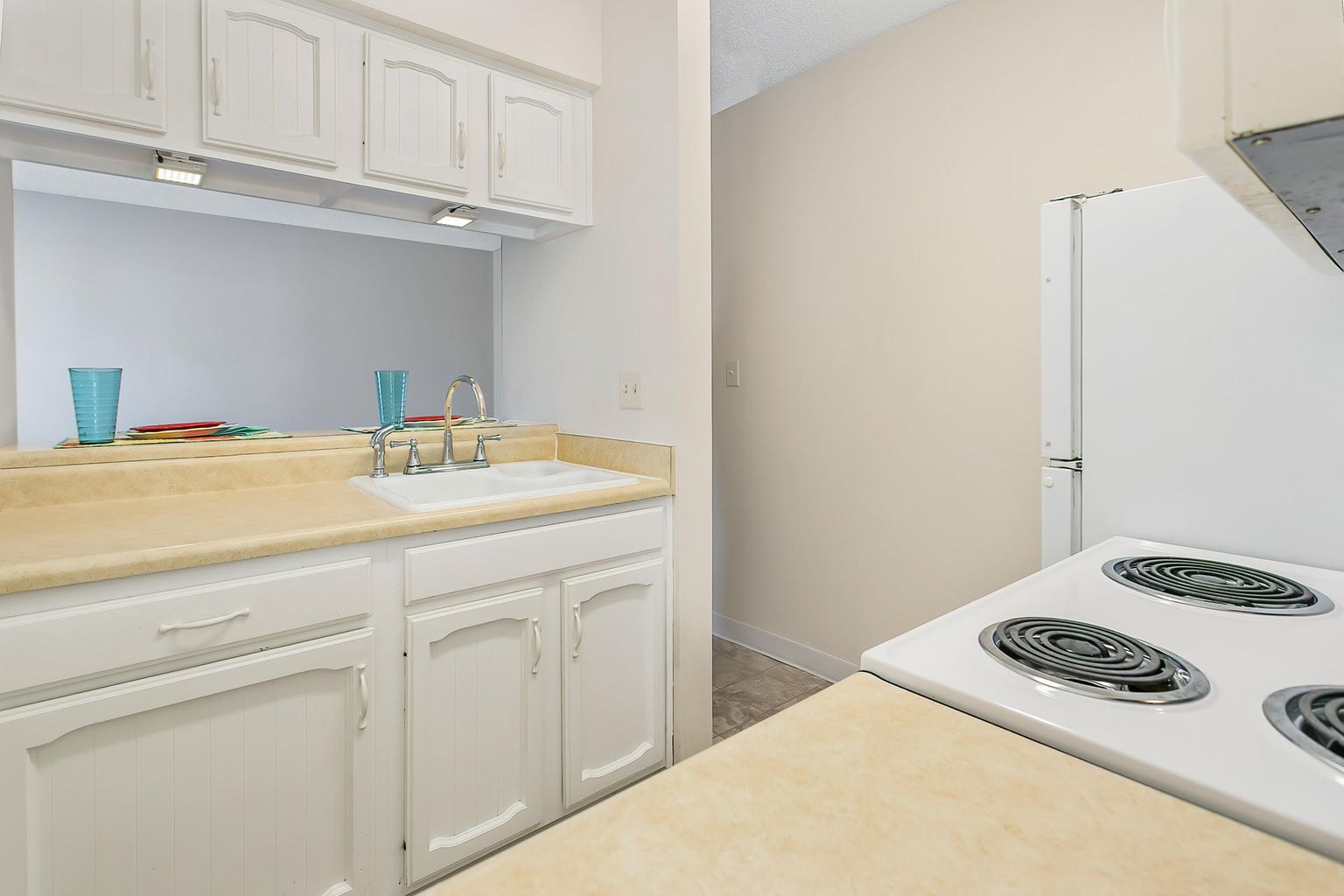 Kitchen other view - 32 Coventry Ln