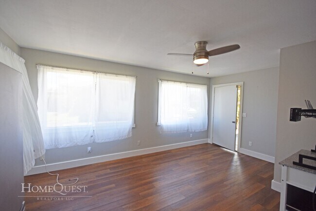 Building Photo - 443 Maluniu Ave
