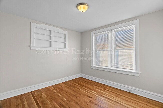 Building Photo - 4175 McRee Ave