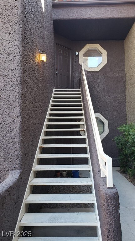 Building Photo - 5066 S Rainbow Blvd