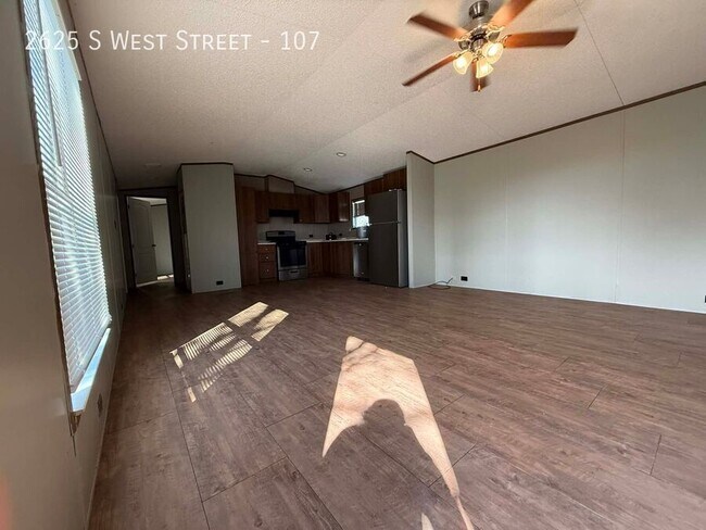 Building Photo - 2625 S West St