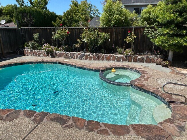 Building Photo - Spacious 4-Bedroom Home with Pool in Prime Sunnyvale Location! OPEN HOUSE: Wednesday (7/1) from 5...