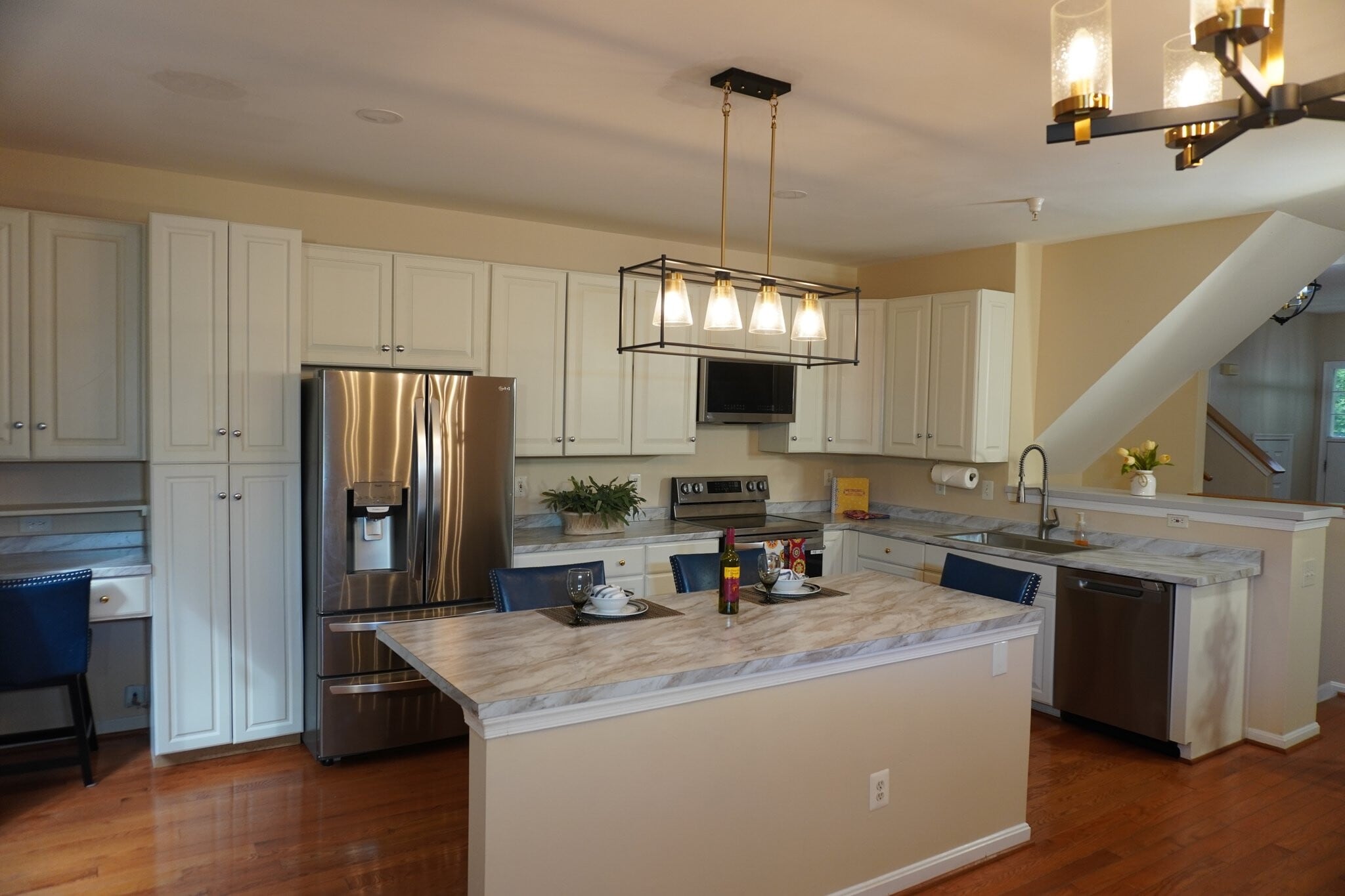 Building Photo - 8381 Township Dr