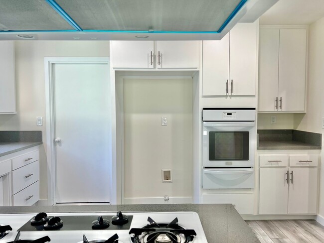 Building Photo - Remodeled 3-bedroom, 2 bath home in Agoura Hills