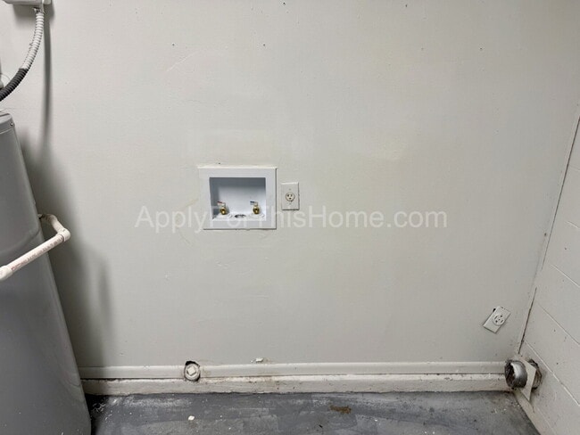 Building Photo - Single Family Home - Carrollwood Area