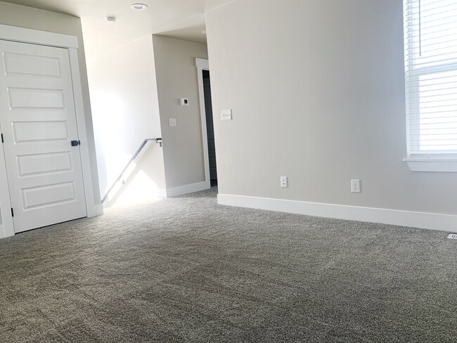 Upstairs living area - 1399 Pinecrest Trl