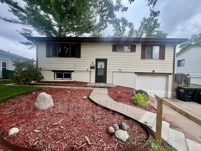 Building Photo - 7009 S 79th St