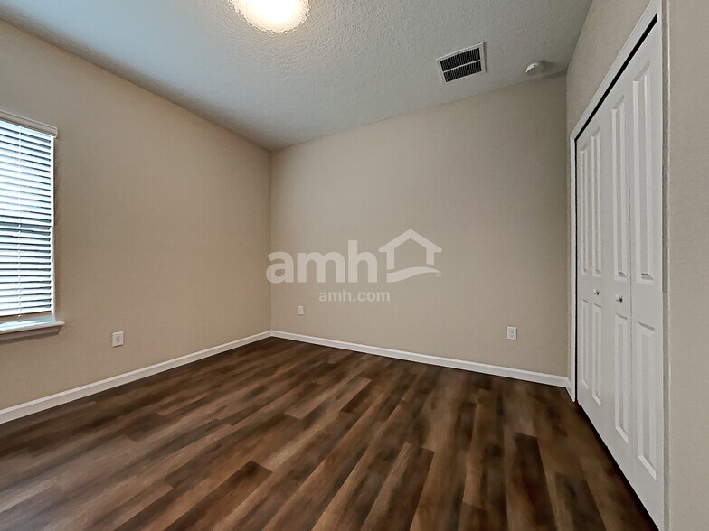 Building Photo - 86 Spruce Point