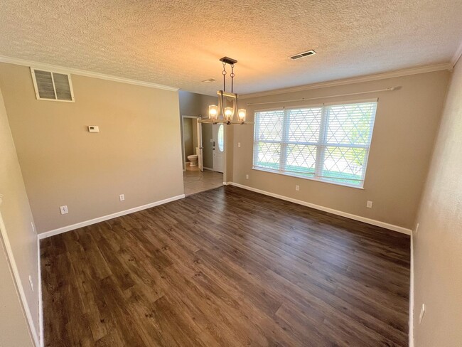 Building Photo - 2 story home close to post