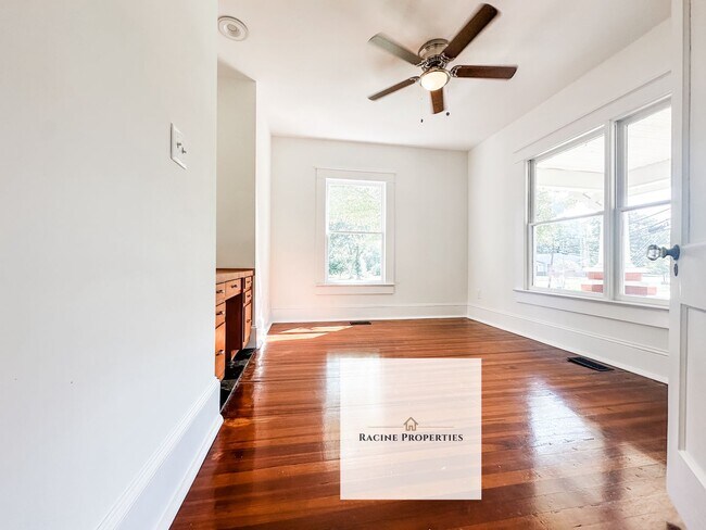 Building Photo - Spacious 4-bedroom Home in Woodruff
