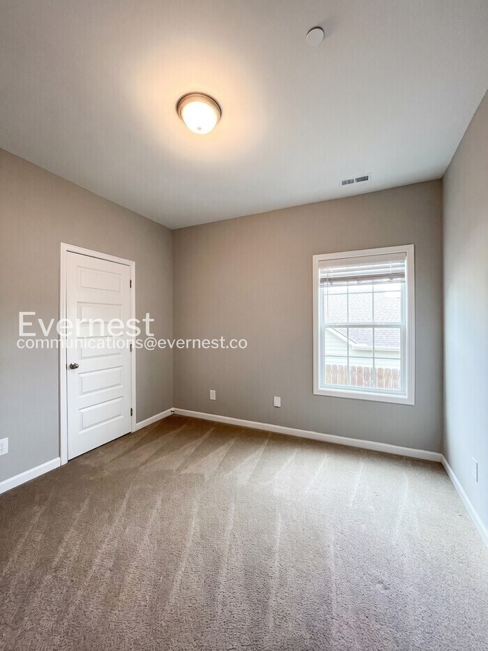 Building Photo - 1036 Echo Rdg Rd