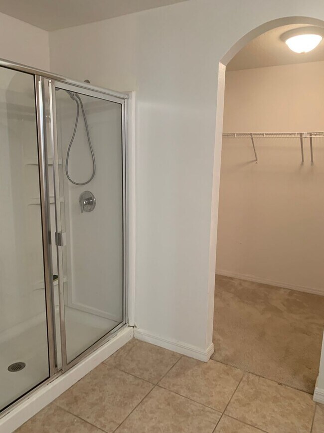 Building Photo - 5725 Lacar Way