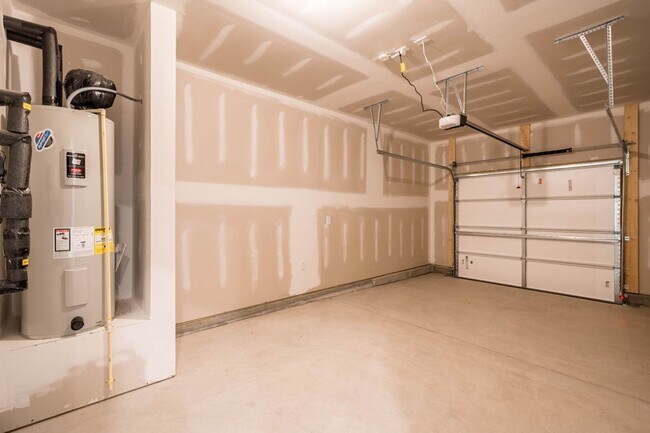 Building Photo - 2051 Caen St
